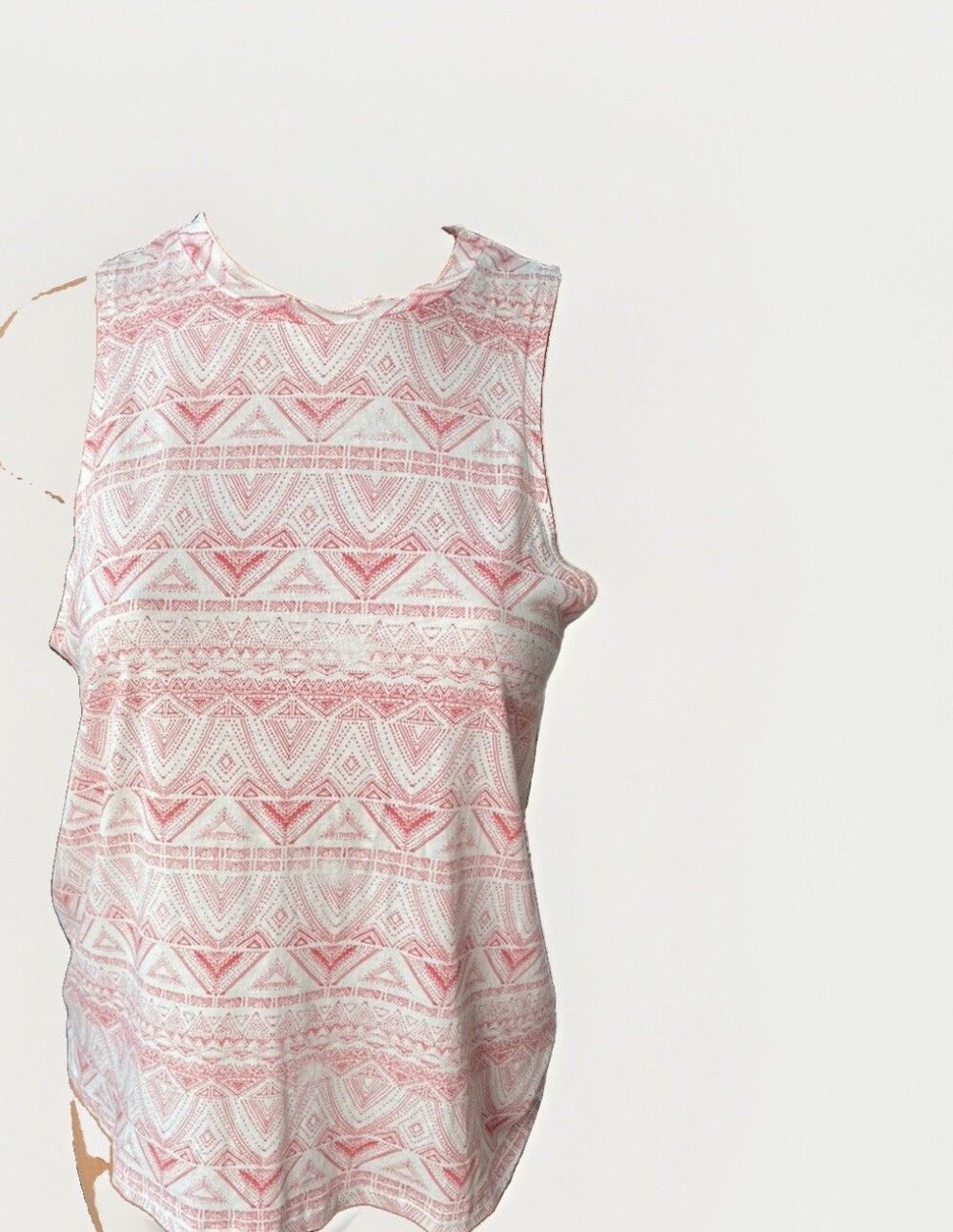 Me to We Red White Geometric Print Tank Top Size M Soft Southwestern